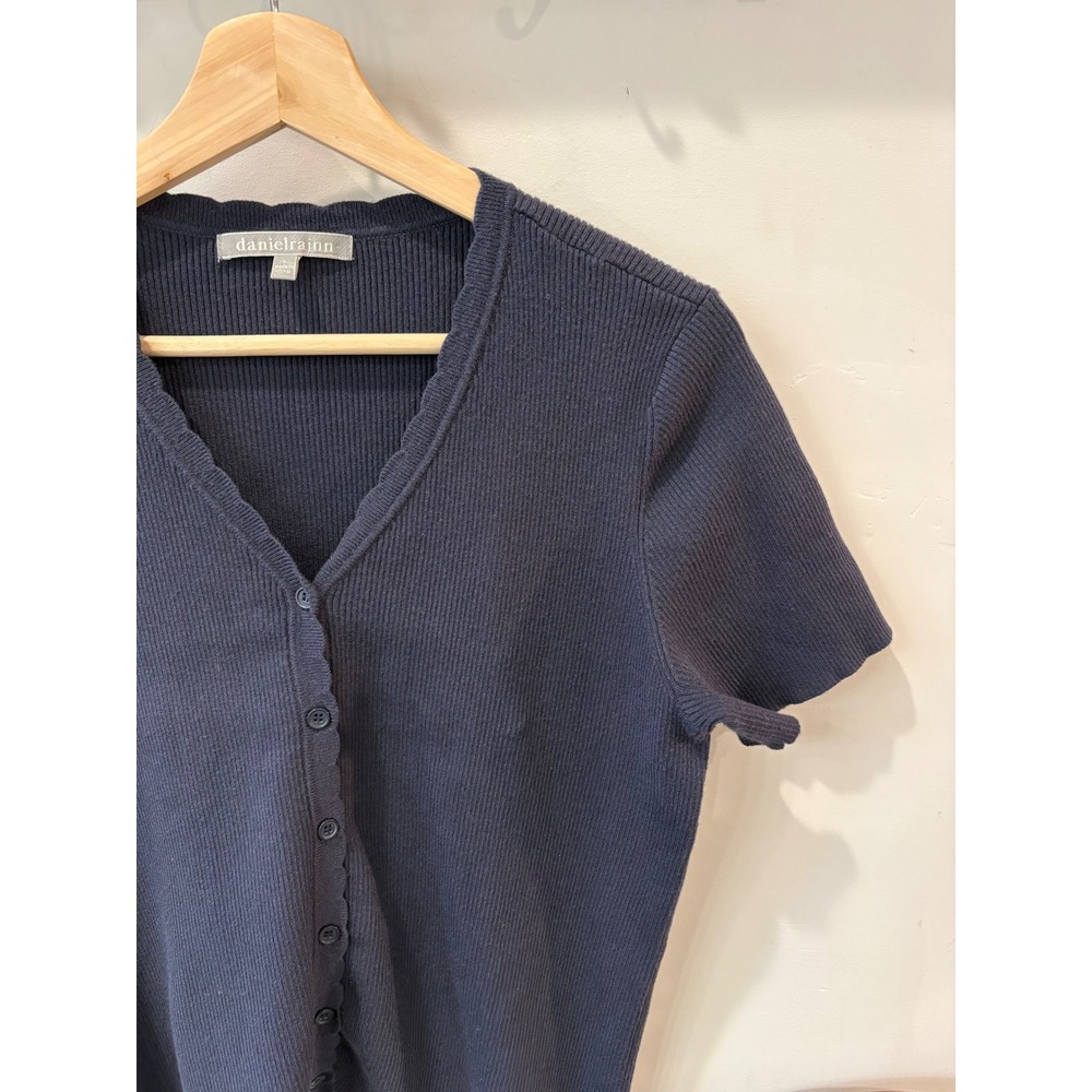 Daniel Rainn Navy Blue Ribbed Scalloped V-Neck Short Sleeve Cardigan - Picture 2 of 5